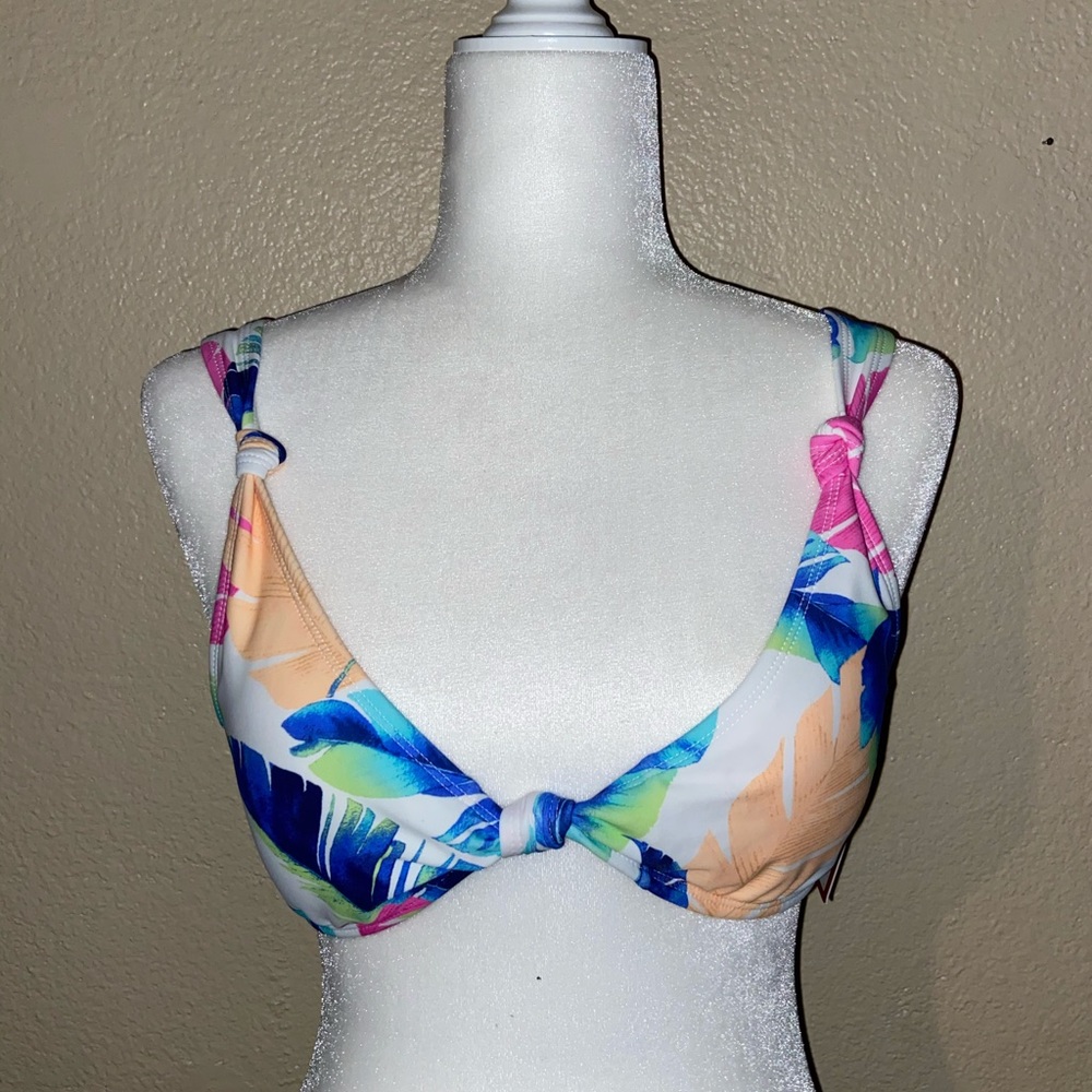 🆕 NWT SO Hawaiian Bikini Top with Adjustable Straps